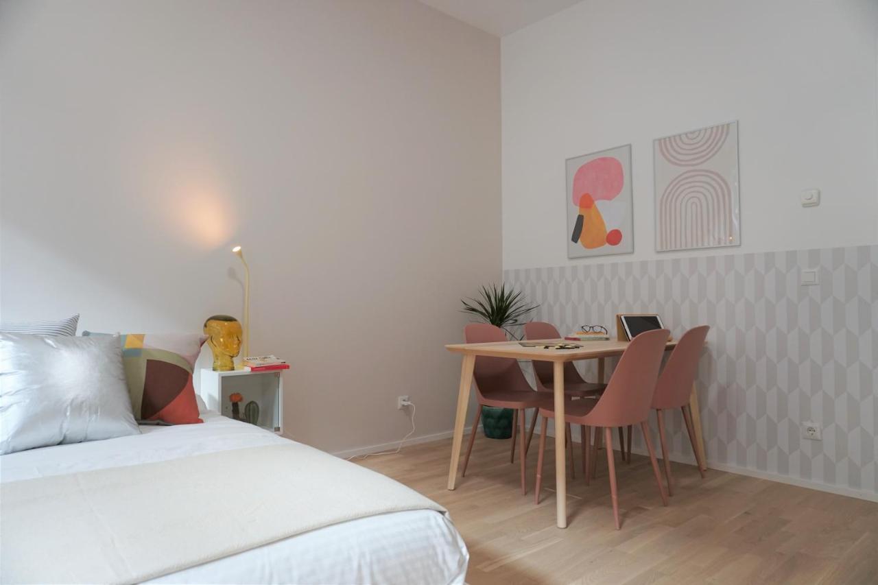Modern 2Br Apartments - Full Kitchen - Schoenbrunn Area - 15 Mins To City Center Wiedeń Zewnętrze zdjęcie