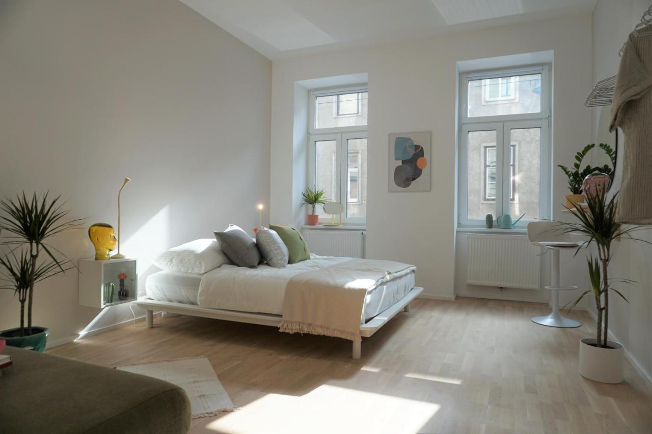 Modern 2Br Apartments - Full Kitchen - Schoenbrunn Area - 15 Mins To City Center Wiedeń Zewnętrze zdjęcie
