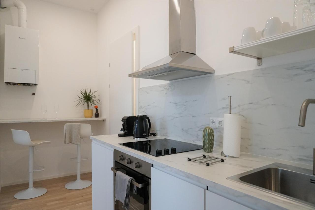 Modern 2Br Apartments - Full Kitchen - Schoenbrunn Area - 15 Mins To City Center Wiedeń Zewnętrze zdjęcie