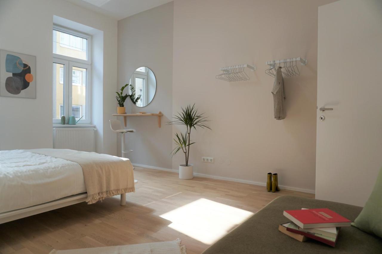 Modern 2Br Apartments - Full Kitchen - Schoenbrunn Area - 15 Mins To City Center Wiedeń Zewnętrze zdjęcie
